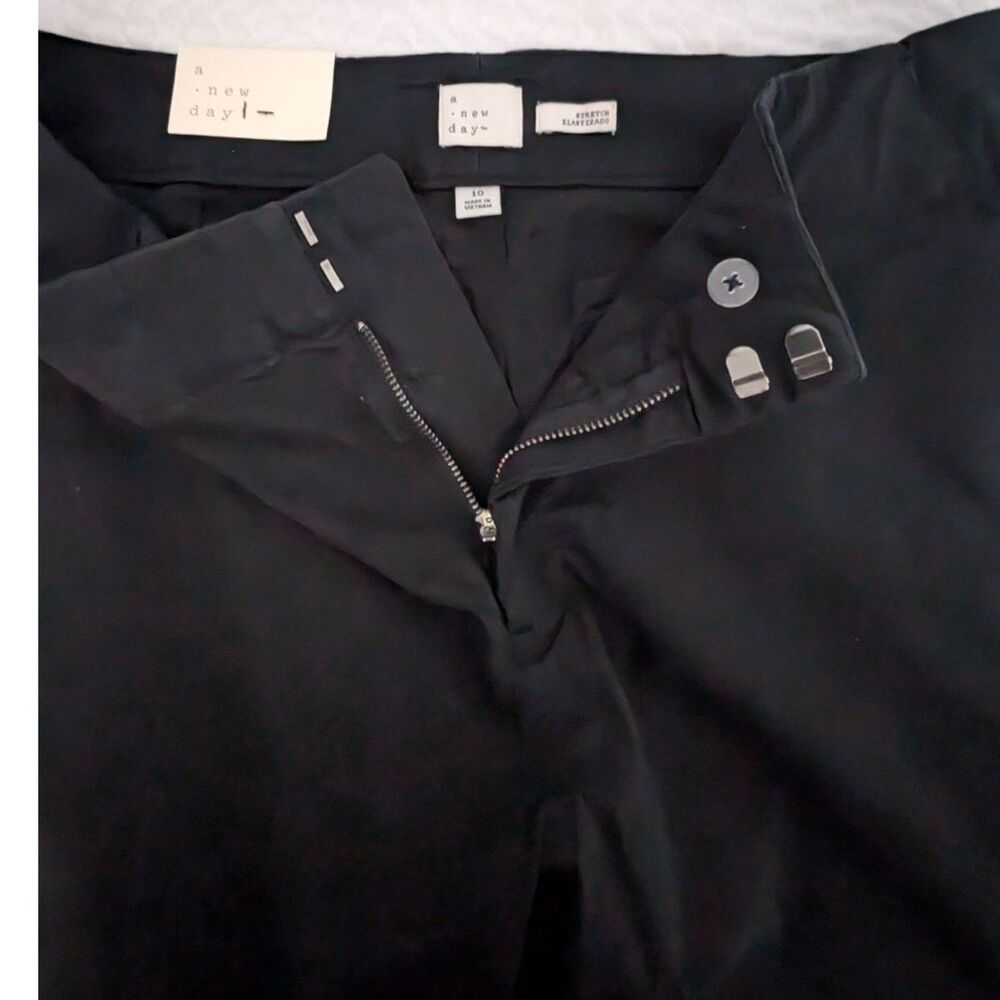 A New Day Women's High Rise Straight Leg Hip & Thigh Stretch Pants Black 10/R - Picture 3 of 6